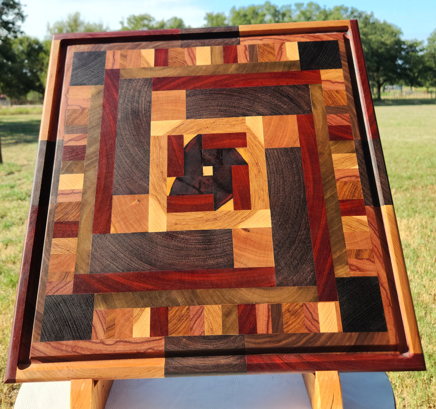 17.75 x 17.75x 1.5 inch Cutting Board