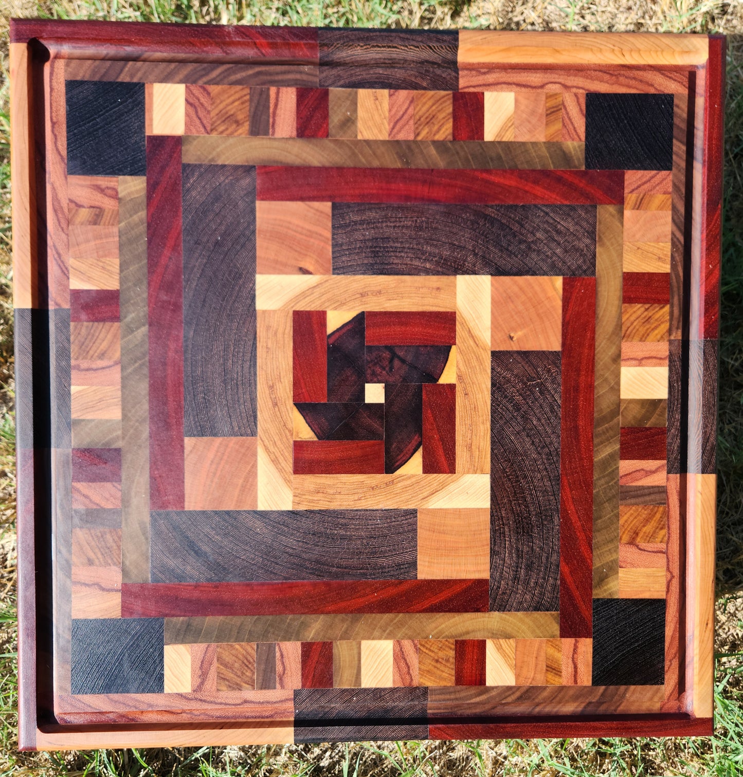 17.75 x 17.75x 1.5 inch Cutting Board